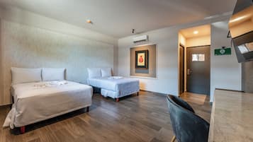 1 habitación, escritorio, tabla de planchar con plancha y wifi gratis