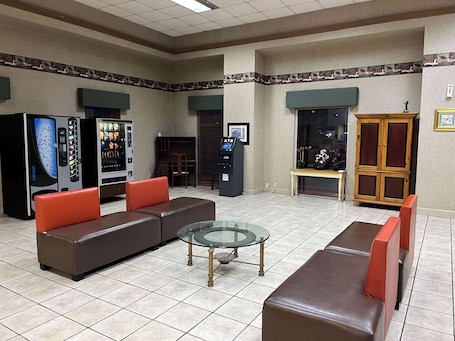 Lobby. Studio 6 Suites West Memphis, AR - Memphis