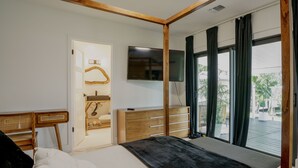 Unclassified image, 4 of 24, button - Smart Home, close to Airport & Beach etc. (Hollywood)
