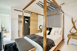 3 bedrooms, desk, iron/ironing board, free WiFi