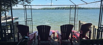 Hidden Gem Lakefront cottage 1-1/2 hrs N of GTA. Perfect for Family getaway