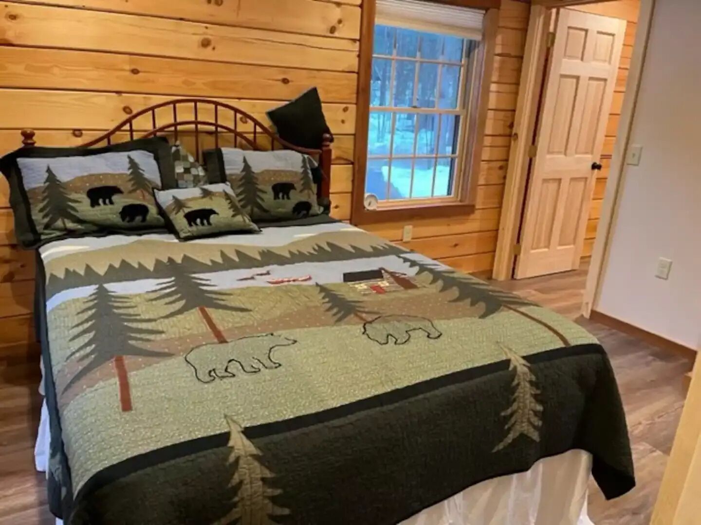 2 chambres, fer et planche à repasser, Wi-Fi, draps fournis