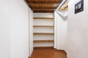 Apartamento conforto | Guarda-roupa