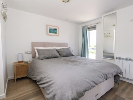 Cottage | 1 bedroom, individually decorated, individually furnished, free WiFi. The Cabin