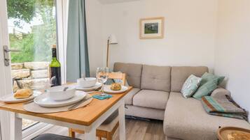 Cottage | Living area