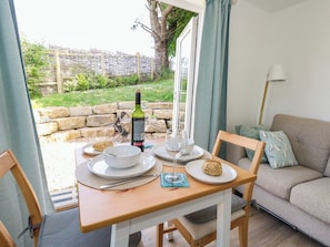 Cottage | Dining