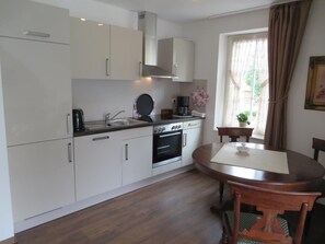 Køleskab, ovn, kogeplade, opvaskemaskine