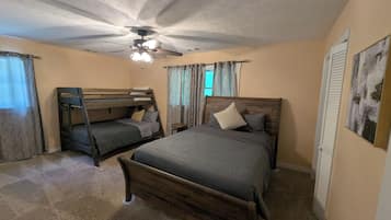 4 bedrooms, free WiFi, bed sheets