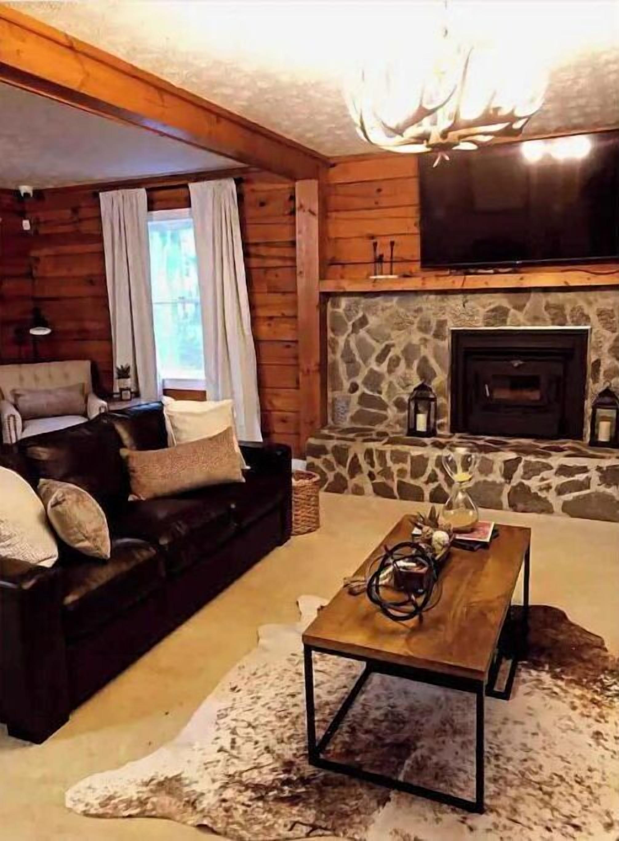 Smart TV, fireplace, books