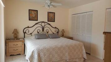 3 bedrooms, desk, iron/ironing board, free WiFi
