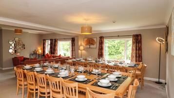 Cottage | Dining