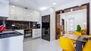 Fridge, microwave, oven, stovetop