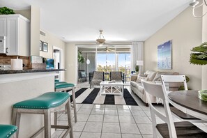 Smart TV, lettore DVD, libri