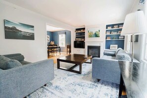 TV, fireplace - Steps off Thames St | Center of Town 3BR/2BA (Newport)