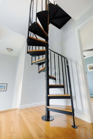 Interior - Steps off Thames St | Center of Town 3BR/2BA (Newport)