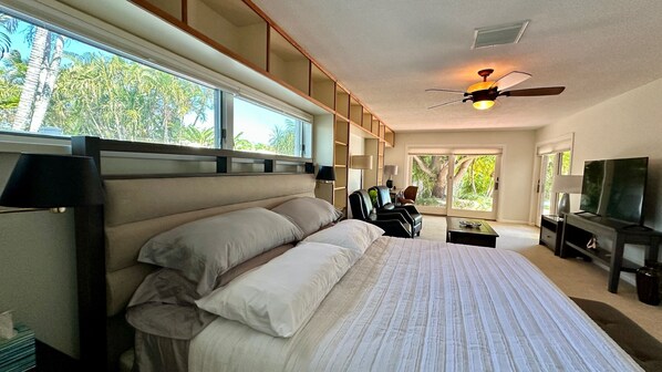 4 bedrooms, desk, free WiFi, bed sheets