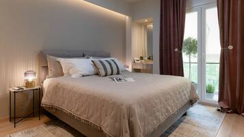 1 slaapkamer, een kluis op de kamer, een strijkplank/strijkijzer