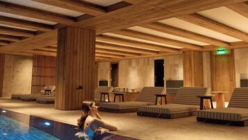 Couples treatment rooms, body treatments, hot stone massages