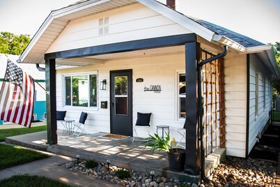 Cozy family friendly home within walking distance of Main Street!