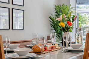 Dining - Elegantly decorated, family friendly - Fosseside House (Bourton-on-the-Water)