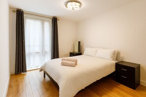 2 bedrooms, free WiFi, bed sheets - London East Side Duplex (London)