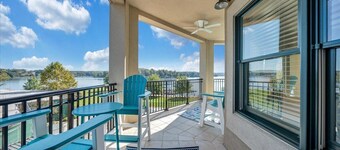 Luxury Lakefront Condo In The Heart of Smith Mtn. Lake!!! 4BR 3BA!!!