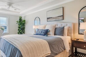 4 habitaciones, tabla de planchar con plancha y cuna de viaje 