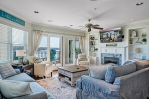Smart TV, fireplace, books - Luxury Lakefront Condo In The Heart of Smith Mtn. Lake!!! 4BR 3BA!!! (Moneta)
