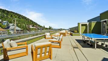 Superior Condo | Terrace/patio