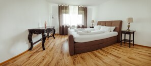 4 bedrooms, iron/ironing board, travel cot, free WiFi