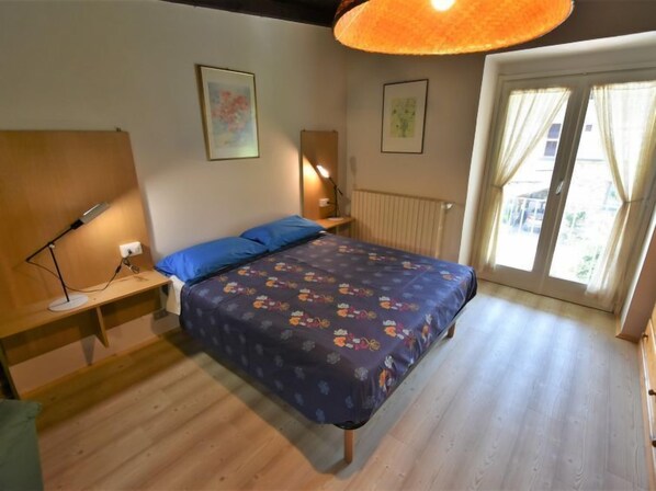 2 bedrooms, Internet