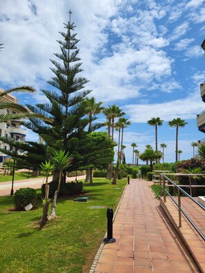Property grounds - Beachfront 3 Bed Apt San Luis De Sabinillas (San Luis de Sabanillas)