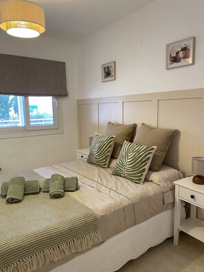 3 bedrooms, iron/ironing board, free WiFi, bed sheets - Beachfront 3 Bed Apt San Luis De Sabinillas (San Luis de Sabanillas)