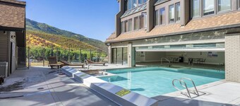 Park City Mountain Penthouse | Ski-In / Ski-Out Lodge |  Hot Tubs | Pools | Gym | Free Parking Spot
