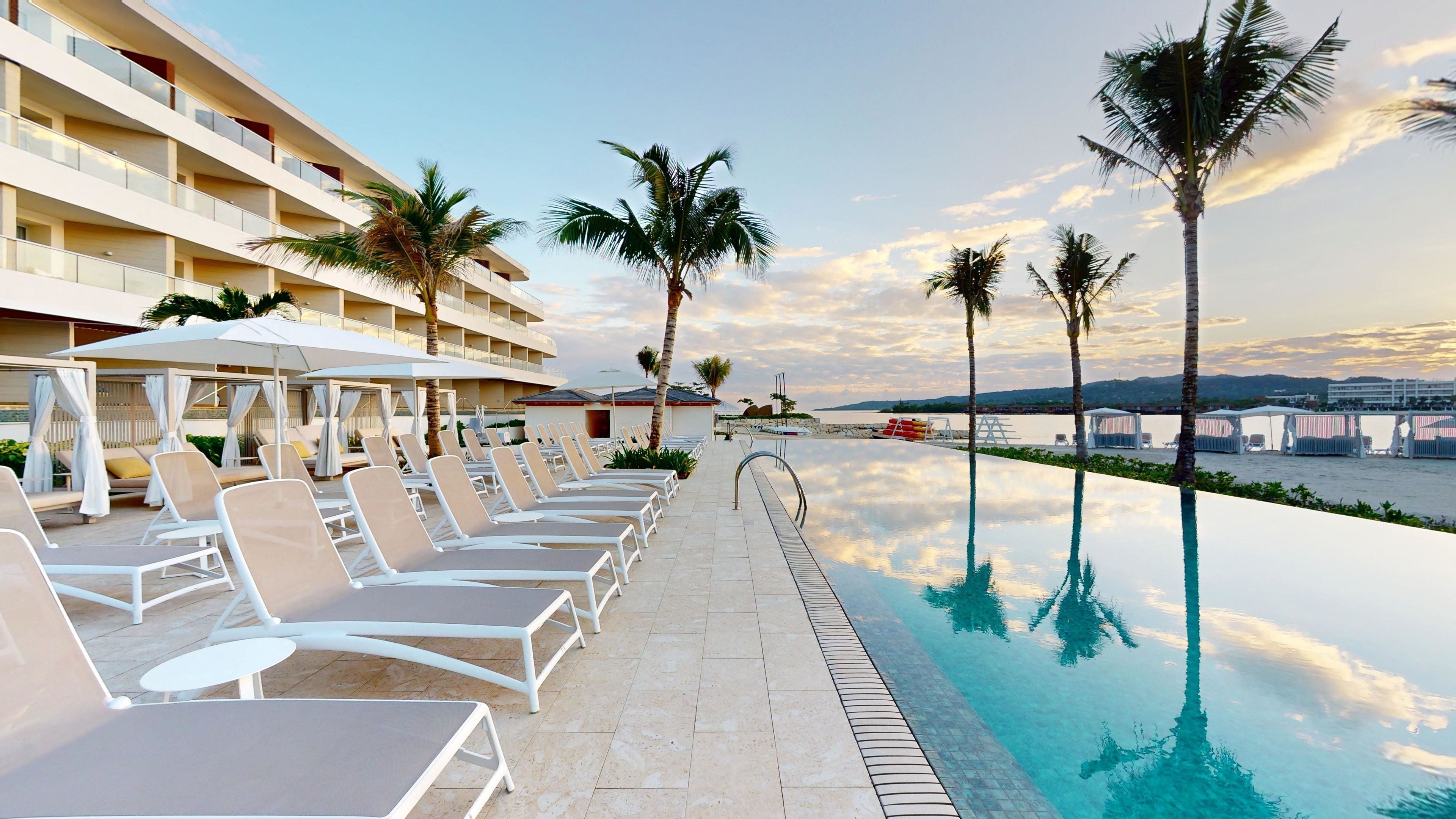 4 室外游泳池，收费帐篷屋，日光浴躺椅