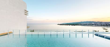 4 outdoor pools, cabanas (surcharge), sun loungers