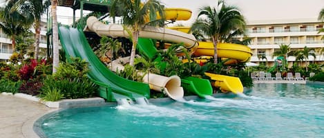 4 outdoor pools, cabanas (surcharge), sun loungers