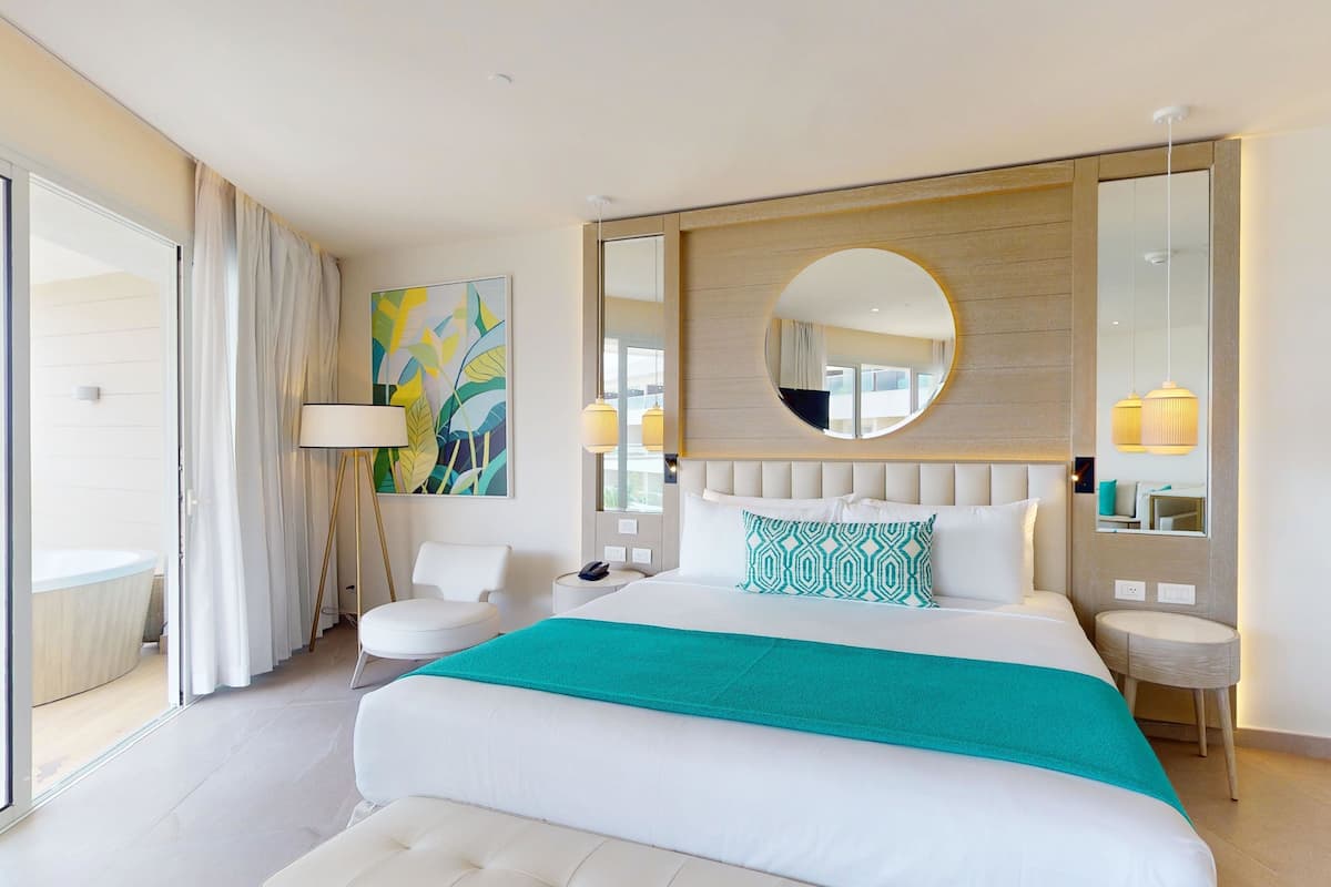 Princess Luxury Junior Suite with Hydromassage | Pengeskab på værelset, strygejern/strygebræt, gratis Wi-Fi, sengetøj