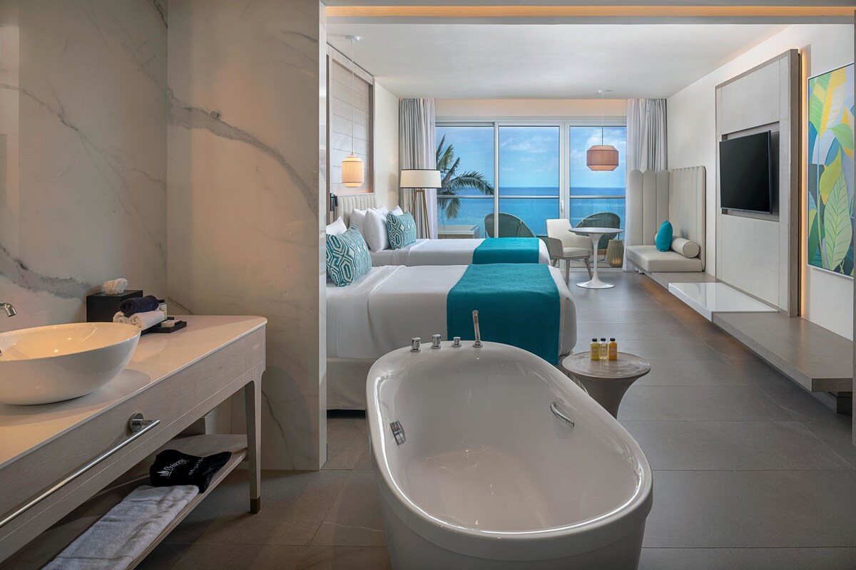 Platinum Junior Suite | Spa | Couples treatment rooms, sauna, steam room, body treatments