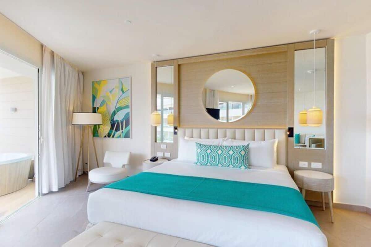 Princess Luxury Junior Suite with Hydromassage