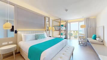 Princess Family Junior Suite with Bunk Beds | Coffres-forts dans les chambres, fer et planche à repasser