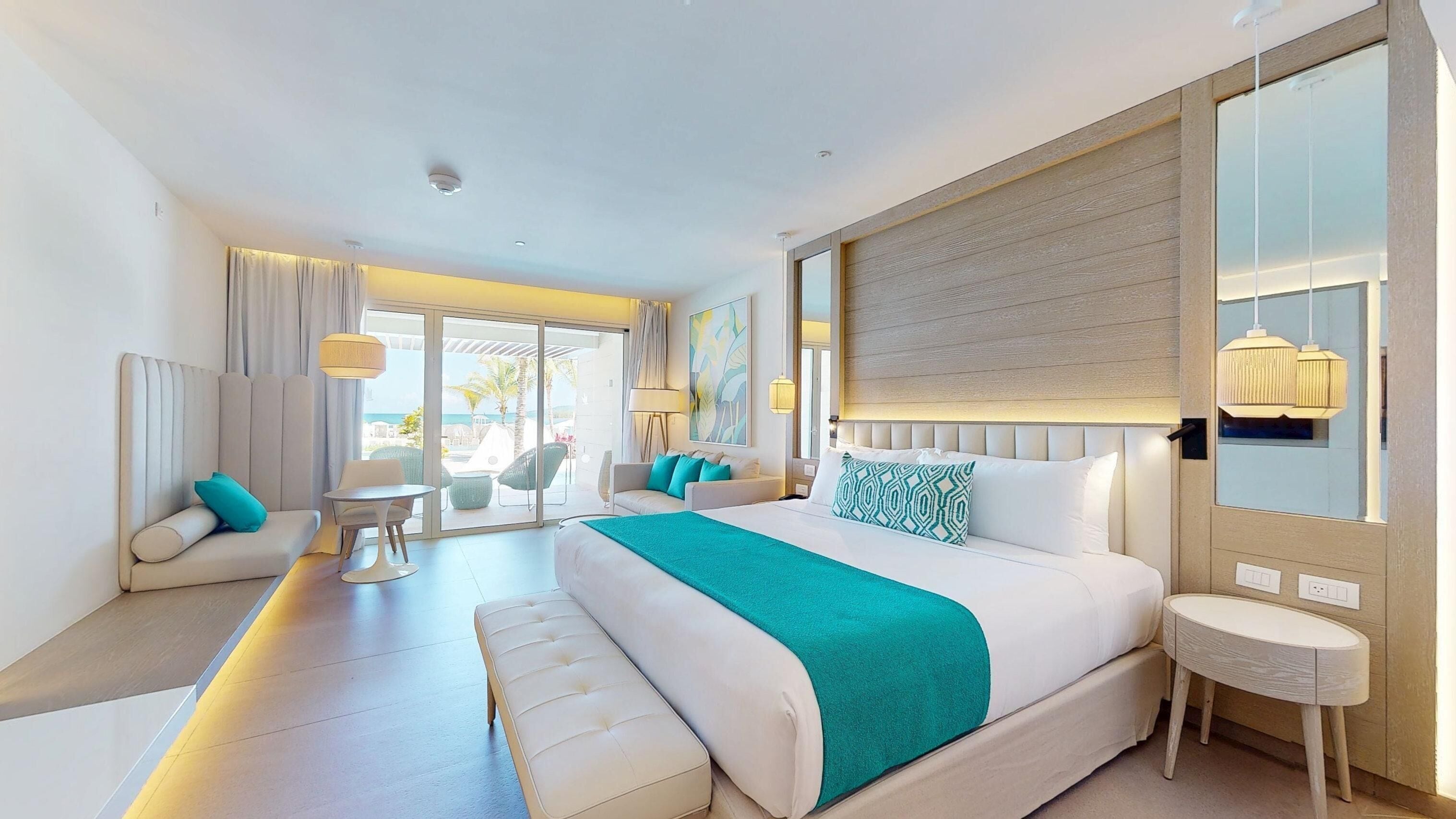 Swim Out Princess Junior Suite | In-room safe, iron/ironing board, free WiFi, bed sheets