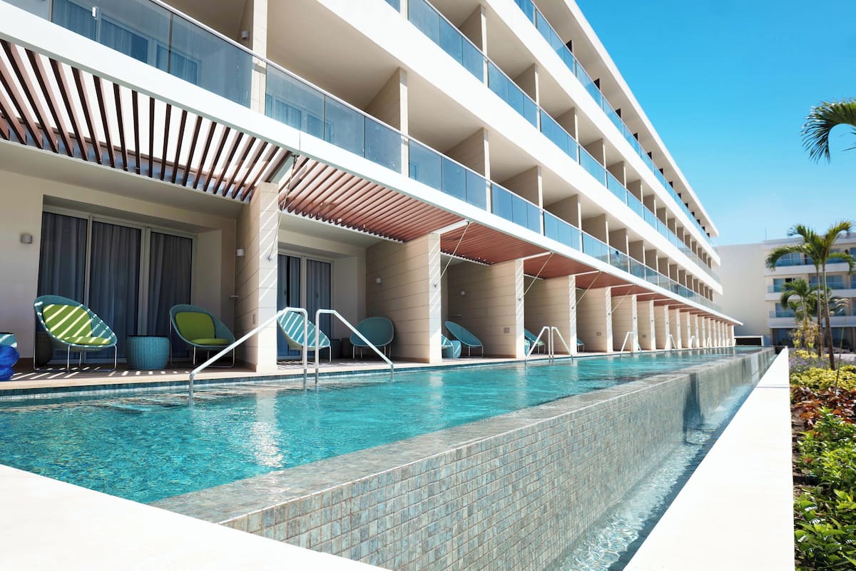 In-room safe, iron/ironing board, free WiFi, bed sheets