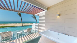 Swim Out Platinum Junior Suite | วิวจากห้องพัก