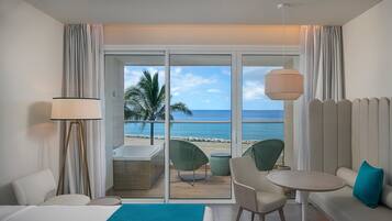 Platinum Junior Suite | In-room safe, iron/ironing board, free WiFi, bed sheets