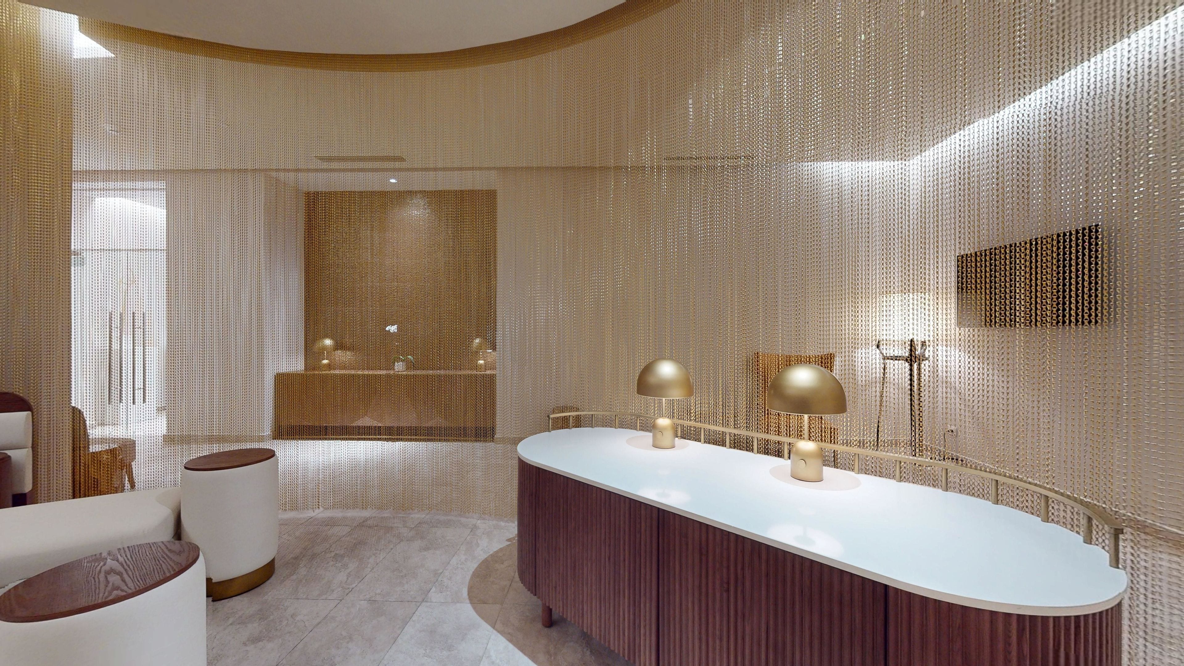 Couples treatment rooms, sauna, steam room, body treatments