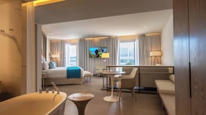 Princess Luxury Junior Suite with Hydromassage | 1 phòng ngủ, két bảo mật tại phòng, bàn ủi/dụng cụ ủi quần áo