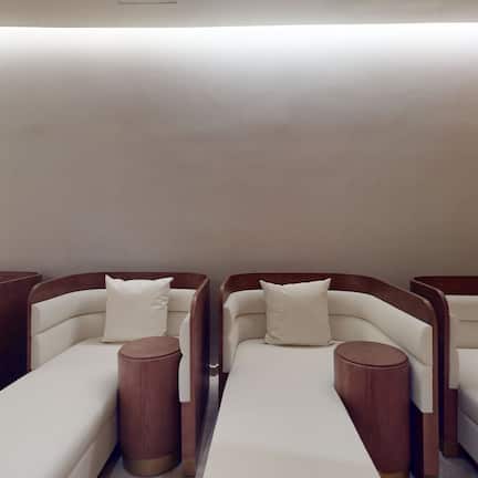 Couples treatment rooms, sauna, steam room, body treatments