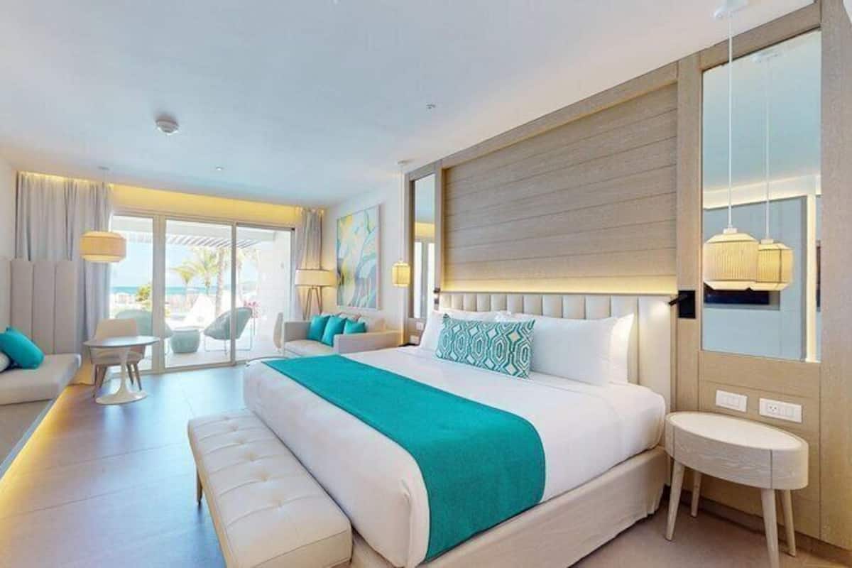 Swim Out Princess Junior Suite