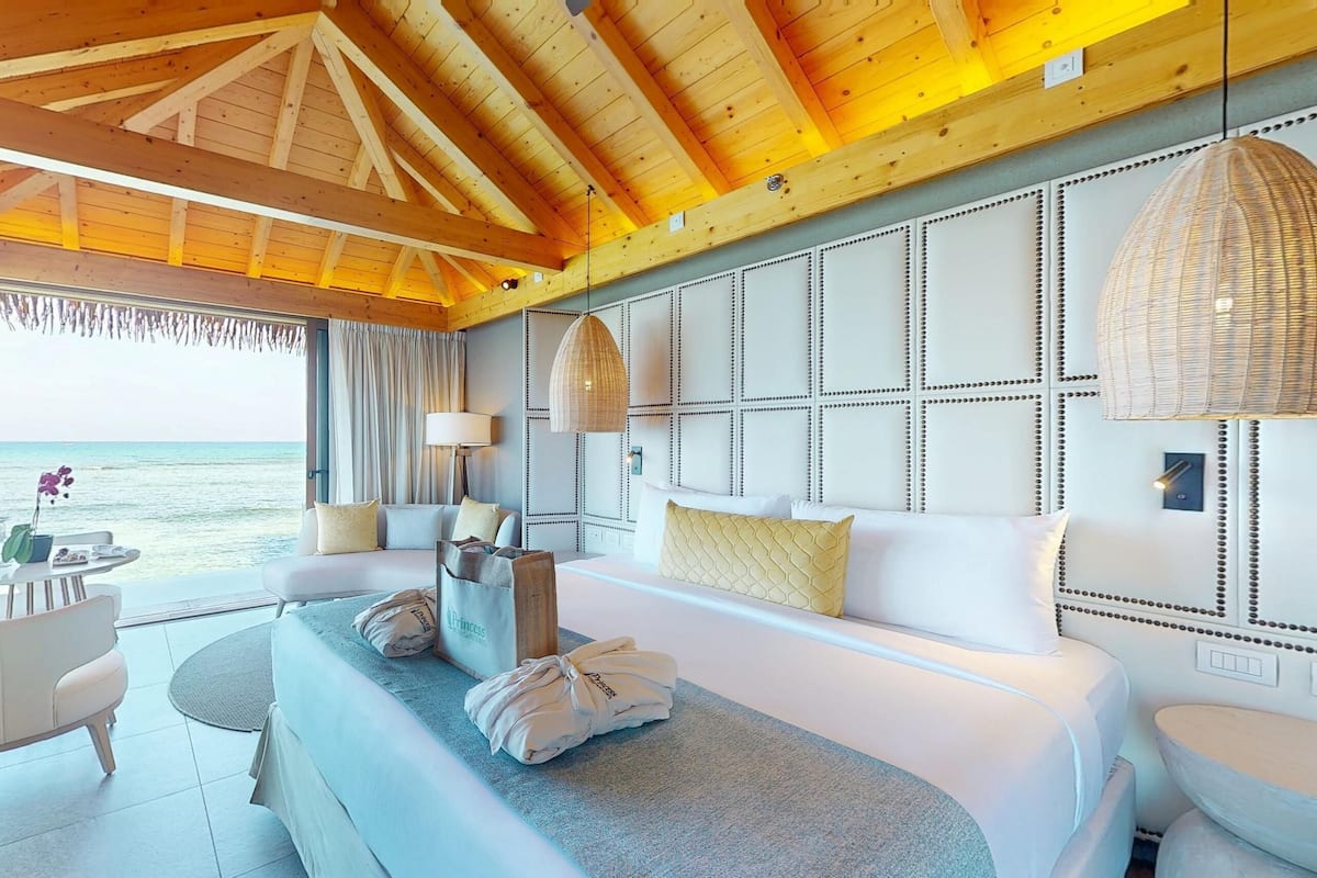 Over Water Villa with Infinity Pool | 迷你吧、客房內保險箱、熨斗/熨衣板、免費無線上網